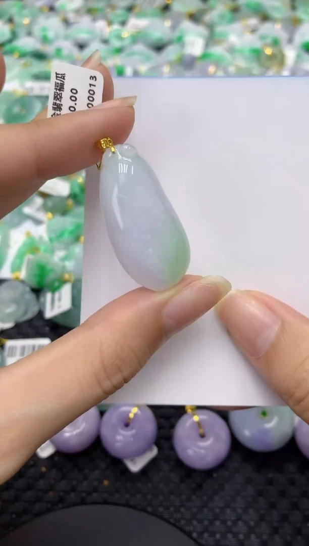 翡翠18K金镶嵌颈饰天然缅甸翡翠A货