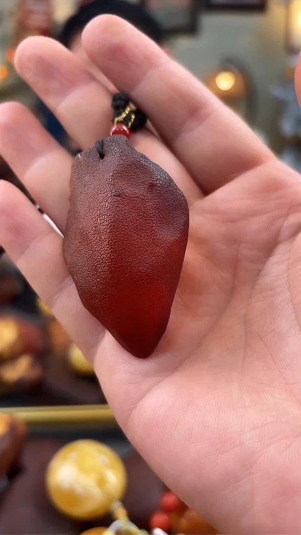 未镶嵌颈饰琥珀吊坠