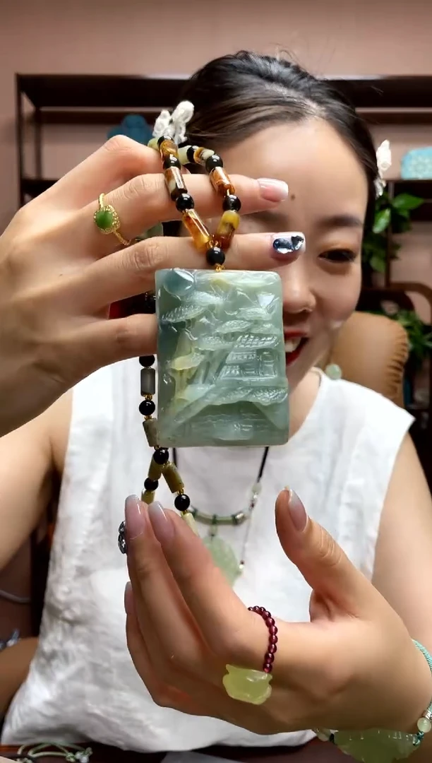 岫玉未镶嵌吊坠·