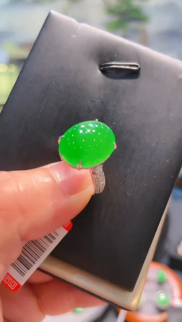 翡翠18K金镶嵌颈饰A78戒指