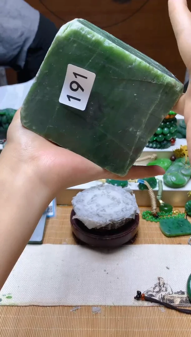 未镶嵌和田玉（碧玉）珠宝半成品1