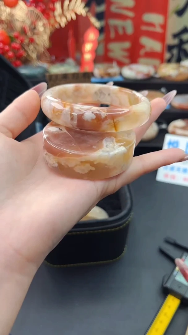 【闪购商品】石英质玉手镯未镶嵌赠送镯心（59圈口）