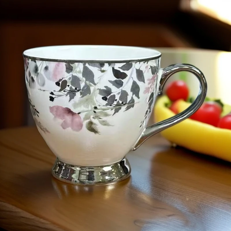 【FI家】550ML 白底银 花卉马克杯 大容量早餐杯 欧式茶杯 田园风