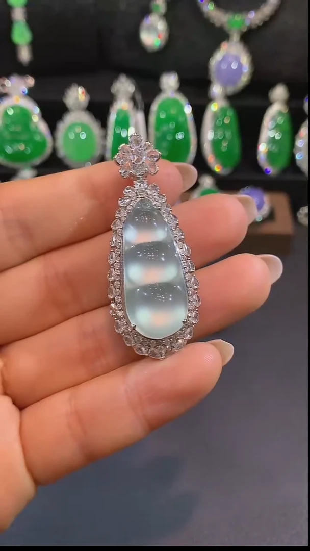 吊坠(不含链)18K金镶嵌翡翠吊坠