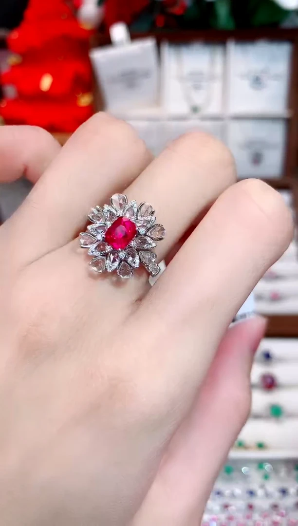 戒指18K金镶嵌红宝石1.52ct/天然宝石/七天无理由