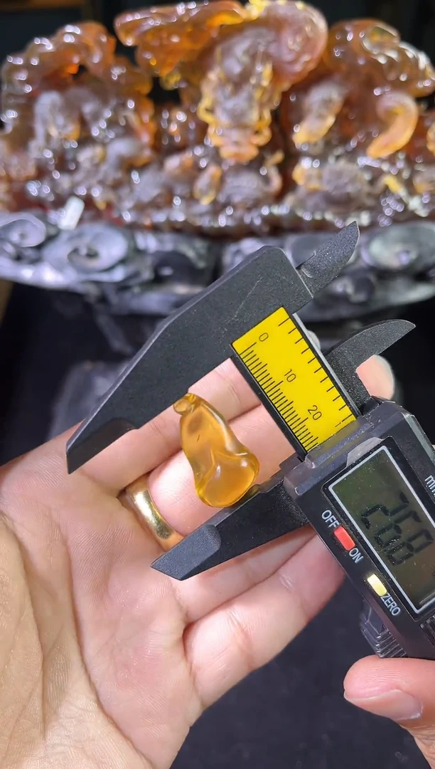 琥珀颈饰未镶嵌金珀配件玉兰花 微瑕