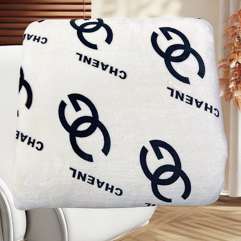 香香轻奢简约款1.8*2单人冬季牛奶绒被子保暖加厚 简约轻奢柔软