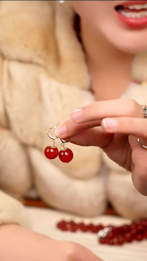 水晶摆件银S925镶嵌红玛瑙耳坠70