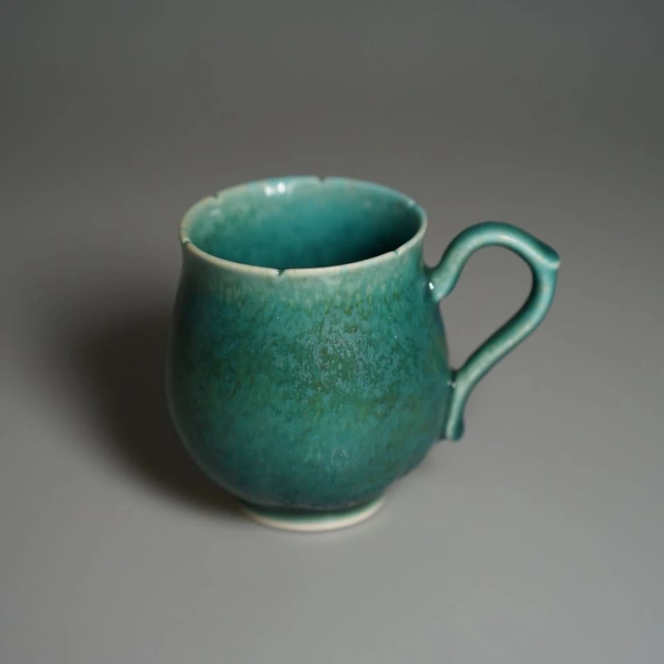 蒙涛丨春水花口马克杯景德镇陶瓷口径6.6cm、高8.3cm、容量230ml
