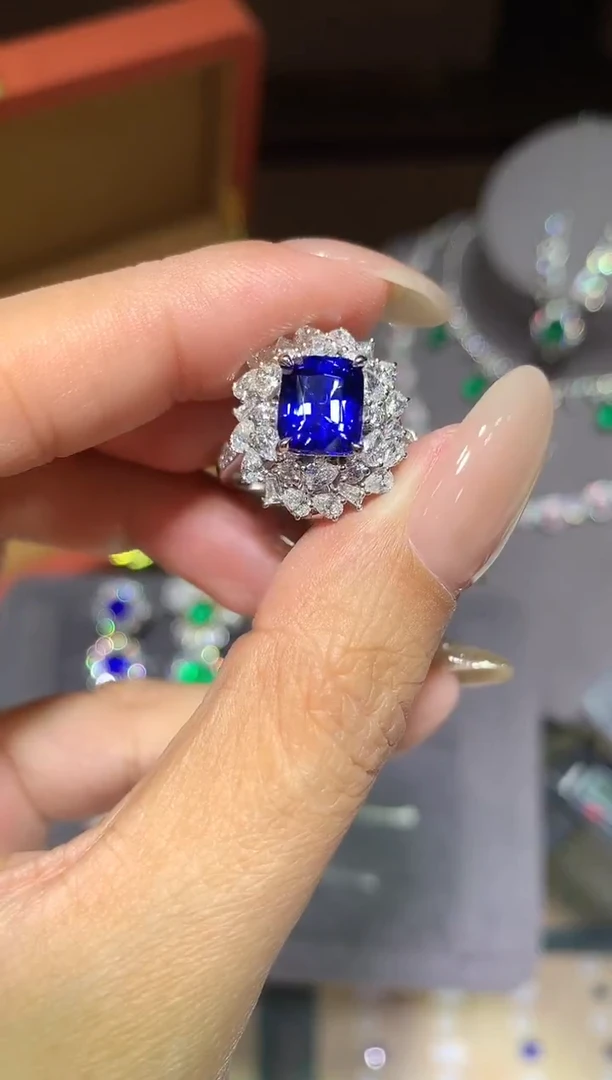 戒指蓝宝石18K金镶嵌3.06ct