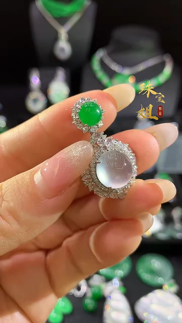 吊坠(不含链)18K金镶嵌翡翠吊坠