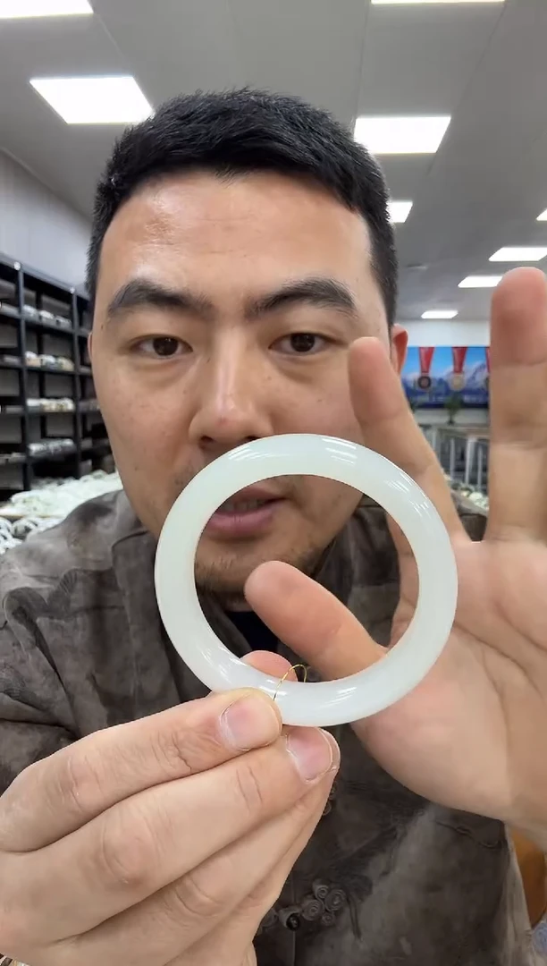 【闪购商品】和田玉手镯未镶嵌56-57  218