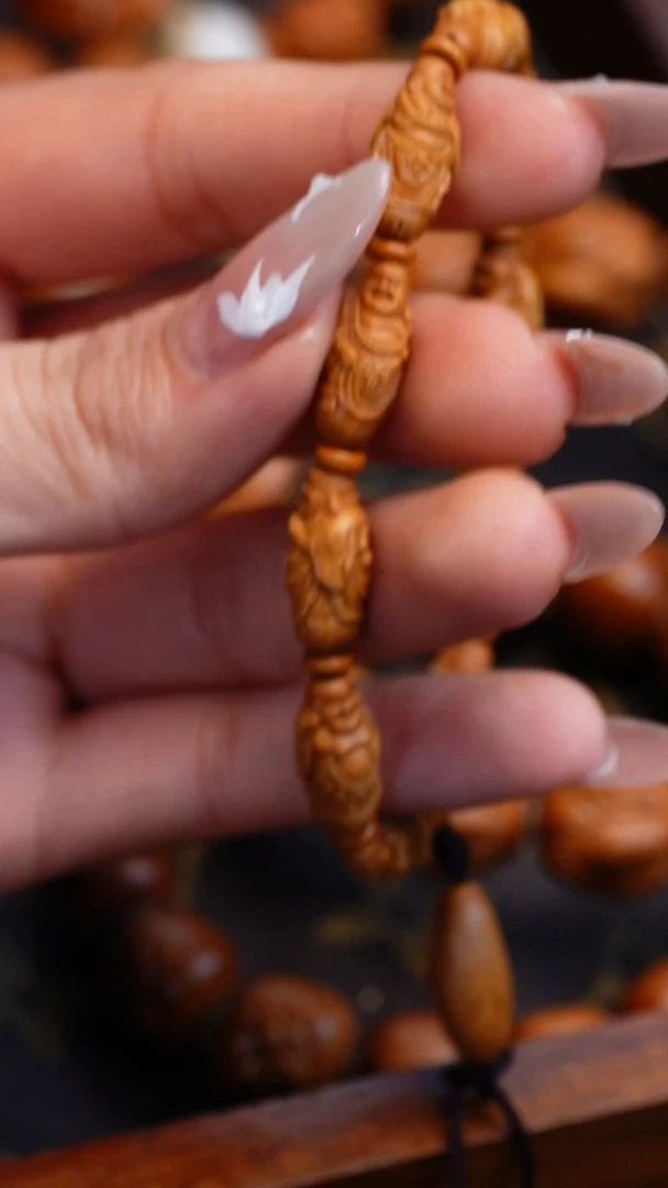 【闪购商品】橄榄核吊坠苏工橄榄核