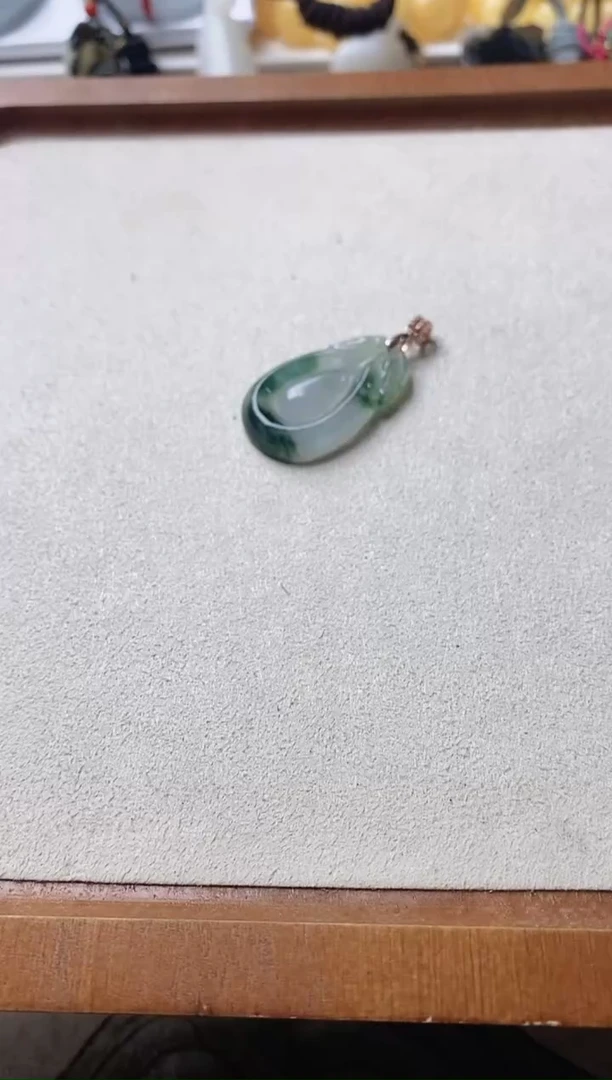 颈饰未镶嵌翡翠吊坠