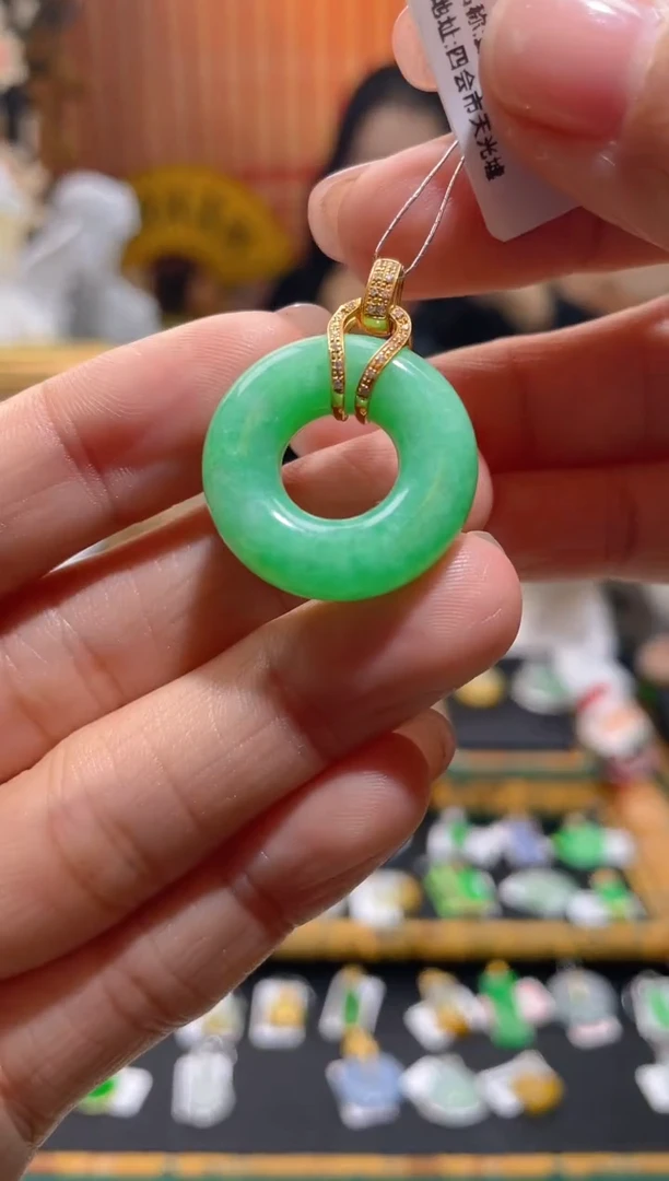 【闪购商品】翡翠颈饰18K金镶嵌假一赔三