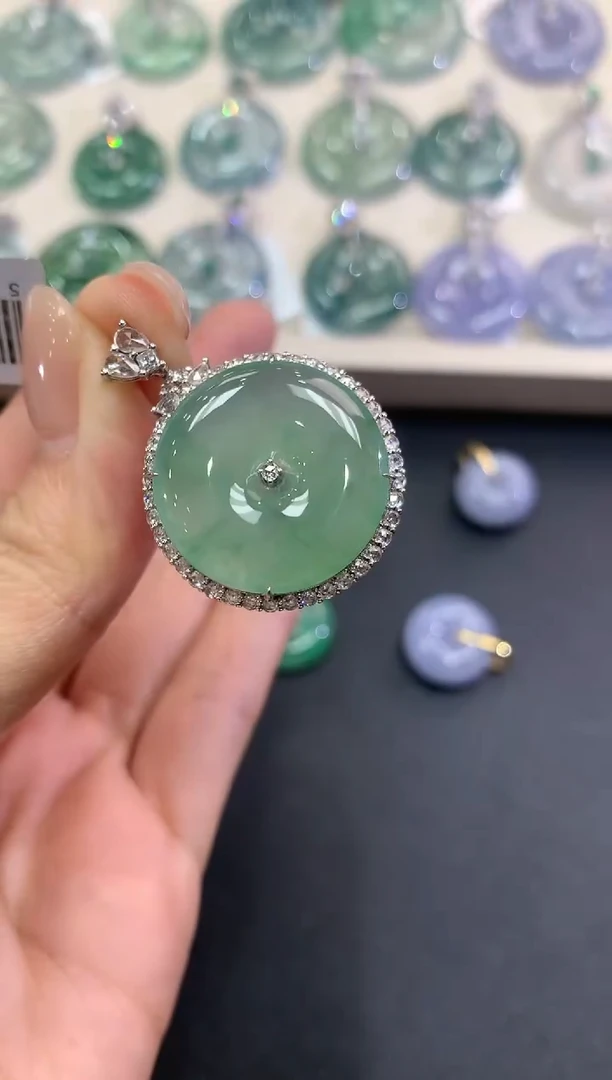 【闪购商品】翡翠吊坠(不含链)18K金镶嵌a54