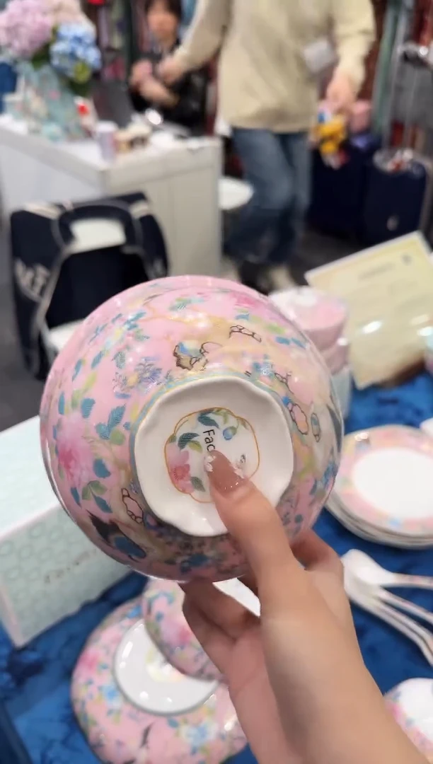 小乔推荐如图所示两只