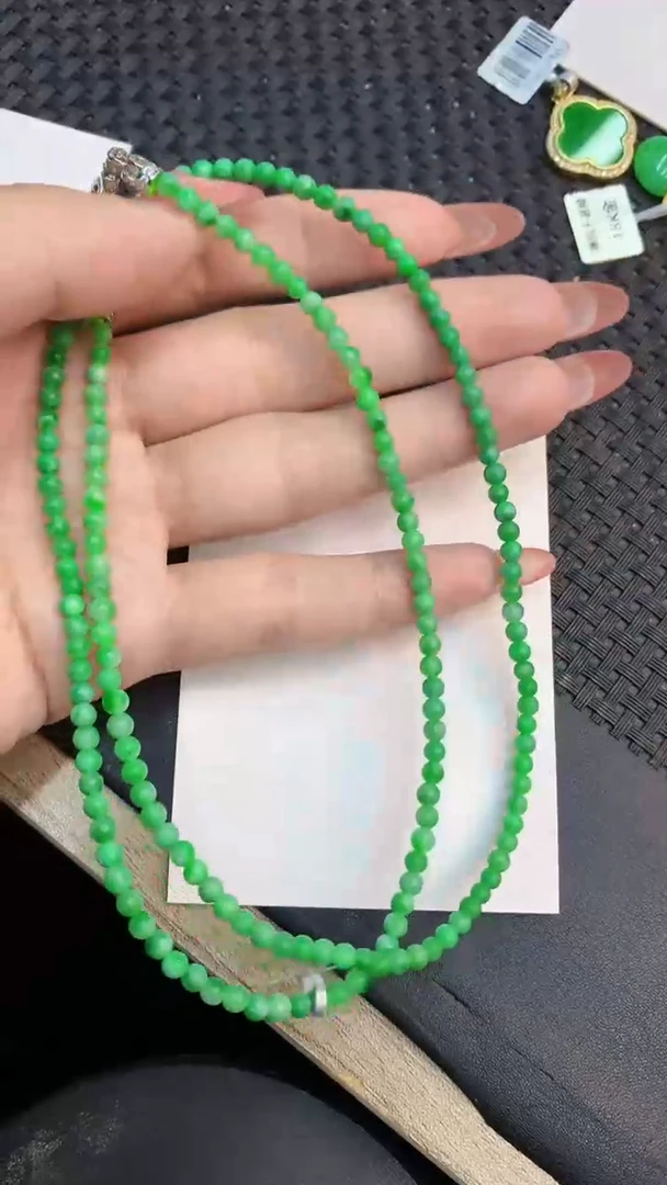颈饰未镶嵌翡翠1