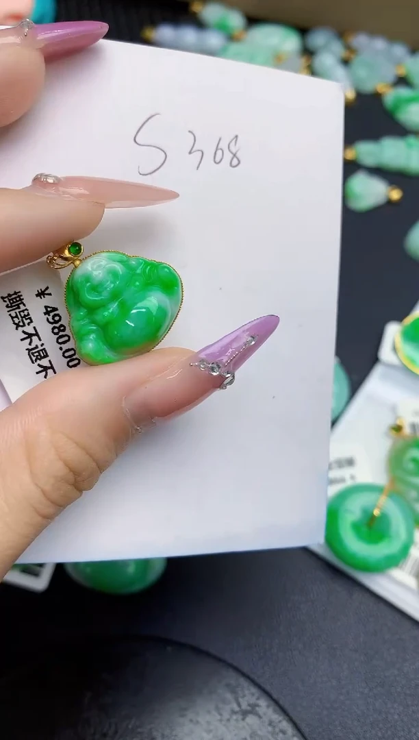 翡翠18K金镶嵌颈饰缅甸天然翡翠A货