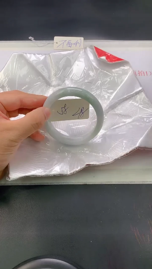翡翠手镯未镶嵌47