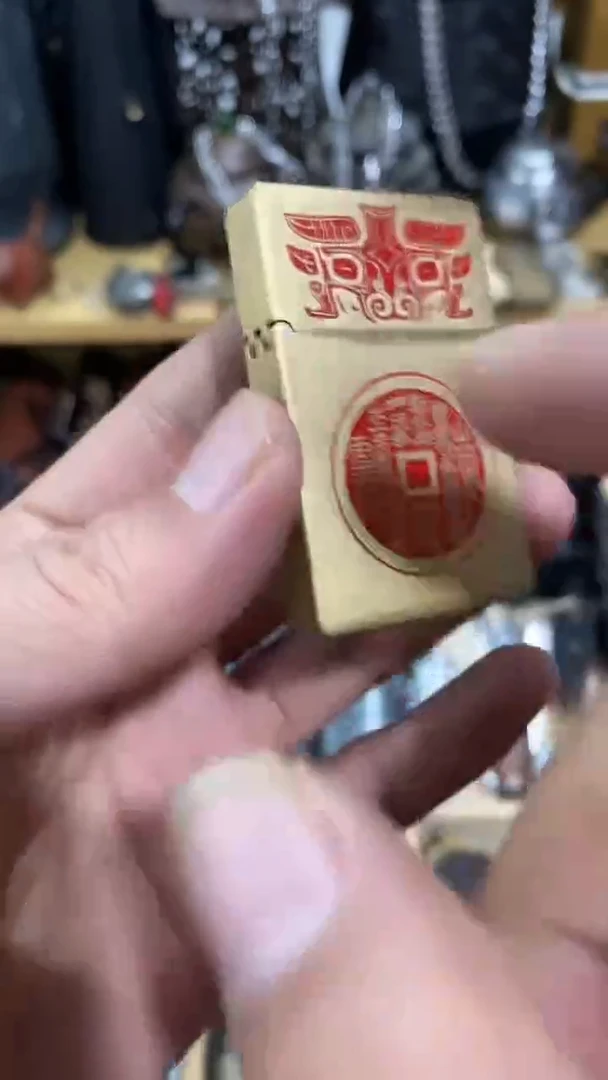 瓷片闪购商品  如图所示