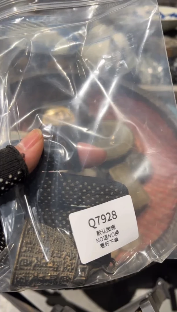 D****6秒拍秒付瓷铜摆件