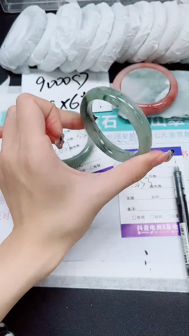 【闪购商品】石英质玉手镯未镶嵌A45-52/53