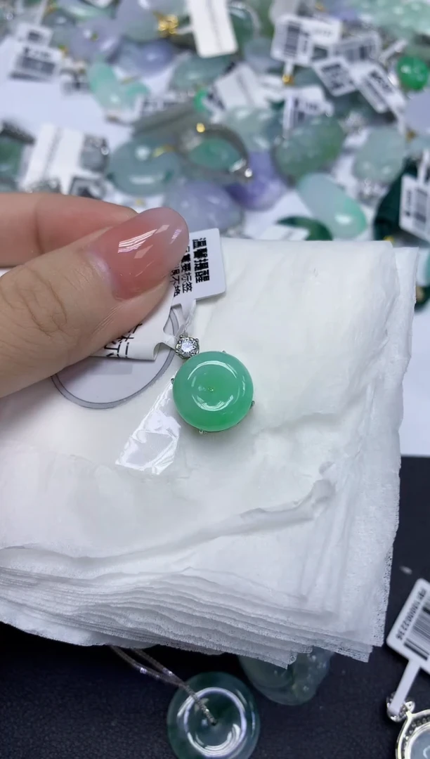 颈饰未镶嵌翡翠天然缅甸翡翠A货多样性发一件