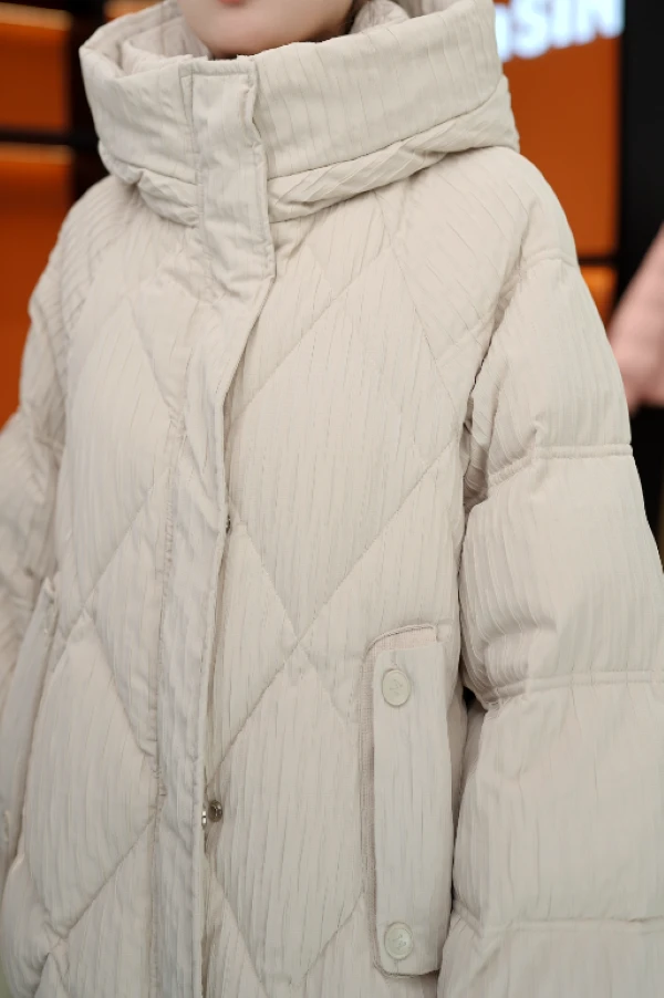 YRF5212杭州正品羽绒服2025上新美拉德高定色时尚保暖外套