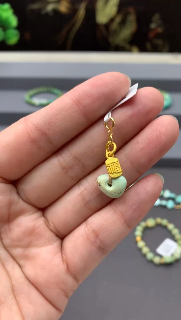 未镶嵌挂件南红玛瑙S180