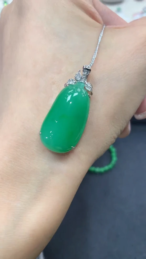 【闪购商品】翡翠吊坠(不含链)18K金镶嵌a122             