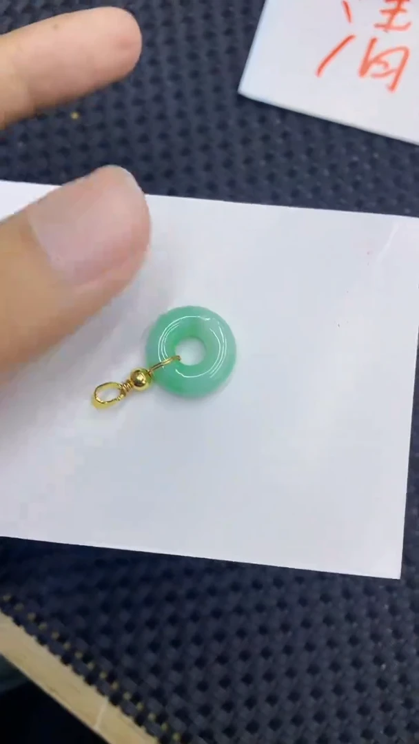 翡翠未镶嵌吊坠(不含链)1