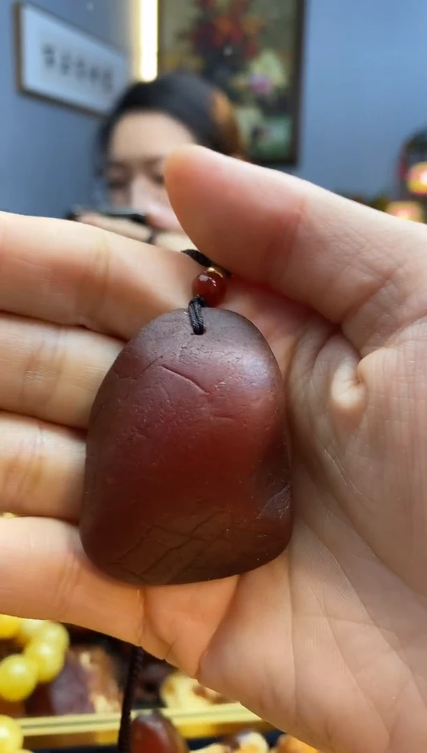 未镶嵌颈饰琥珀吊坠