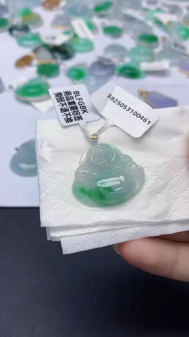 翡翠18K金镶嵌颈饰天然缅甸a货翡翠