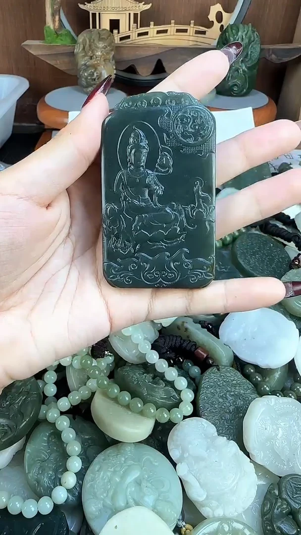 颈饰未镶嵌和田玉1