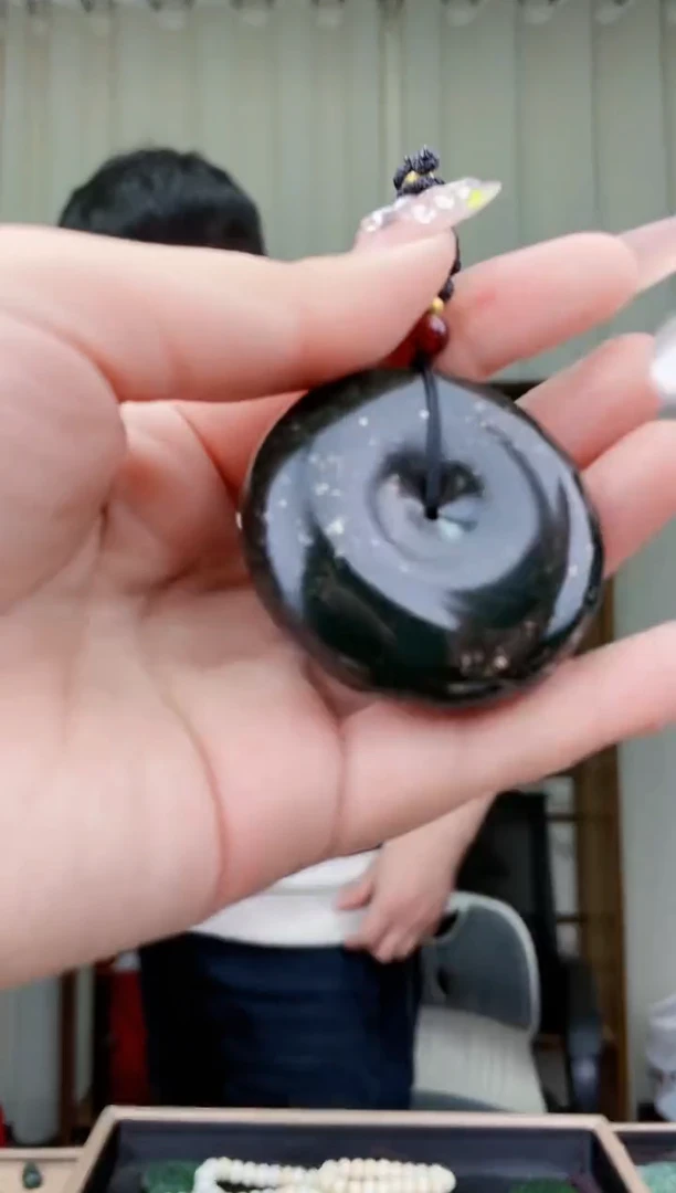 【闪购商品】和田玉挂件未镶嵌拍一发一，多样性发货！