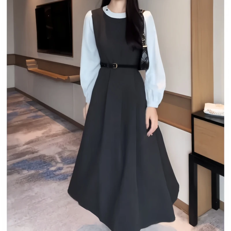 大码假两件连衣裙初秋时尚风女装胖mm显瘦收腰款设计感圆领连衣裙