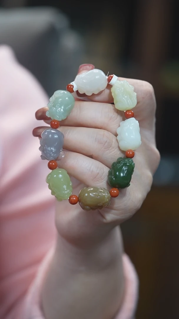 未镶嵌手链和田玉多宝貔貅