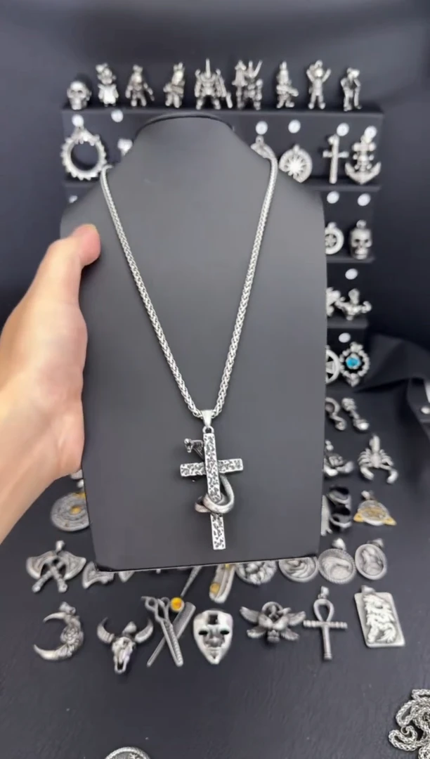 钛钢树脂十字架蛇吊坠搭配龙骨项链60CM长