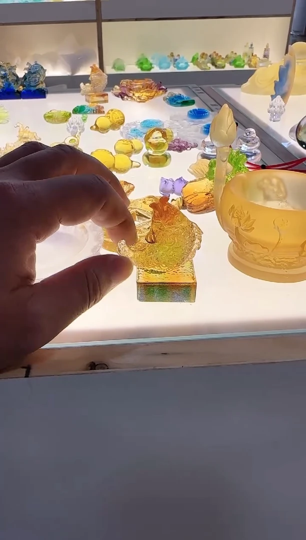 手工艺品琉璃独占鳌头