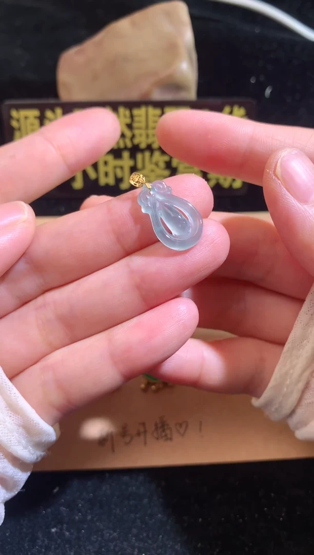 翡翠18K金镶嵌颈饰工厂一手货源翡翠