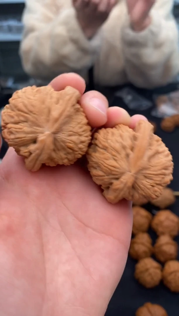 【闪购商品】文玩核桃把件白狮子41-u314