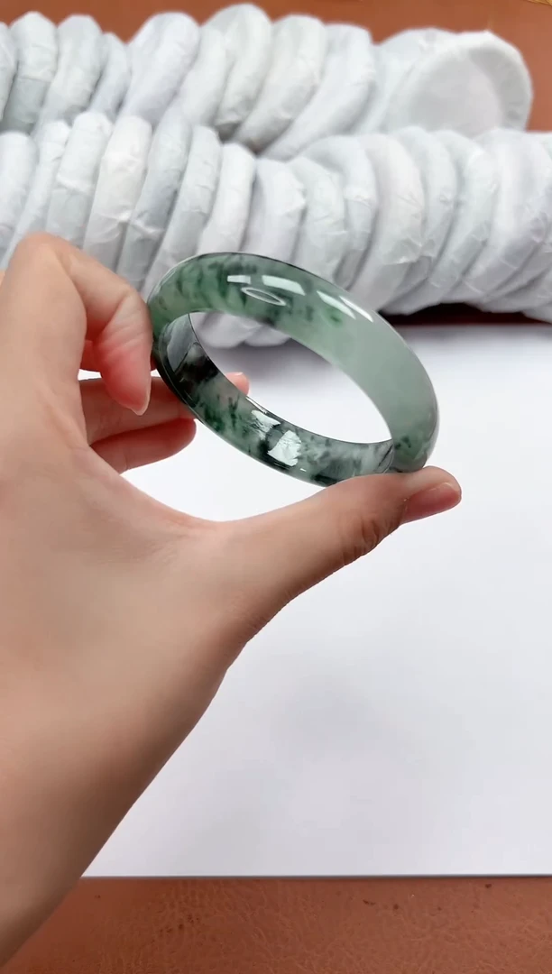 高端手镯，一物一拍M63