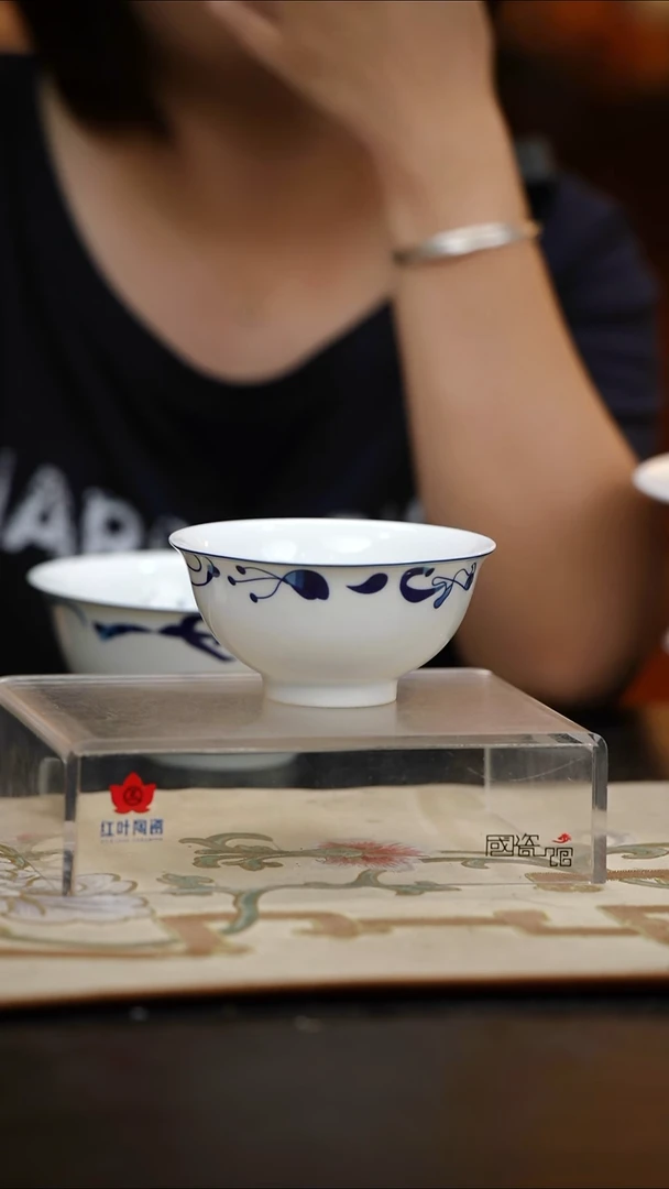 1个正价4.5英寸清游饭碗-雅律