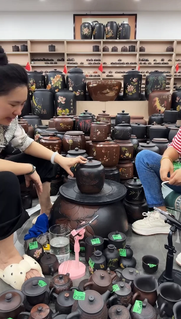 罐瑕疵 线雕 荷花冬瓜 717