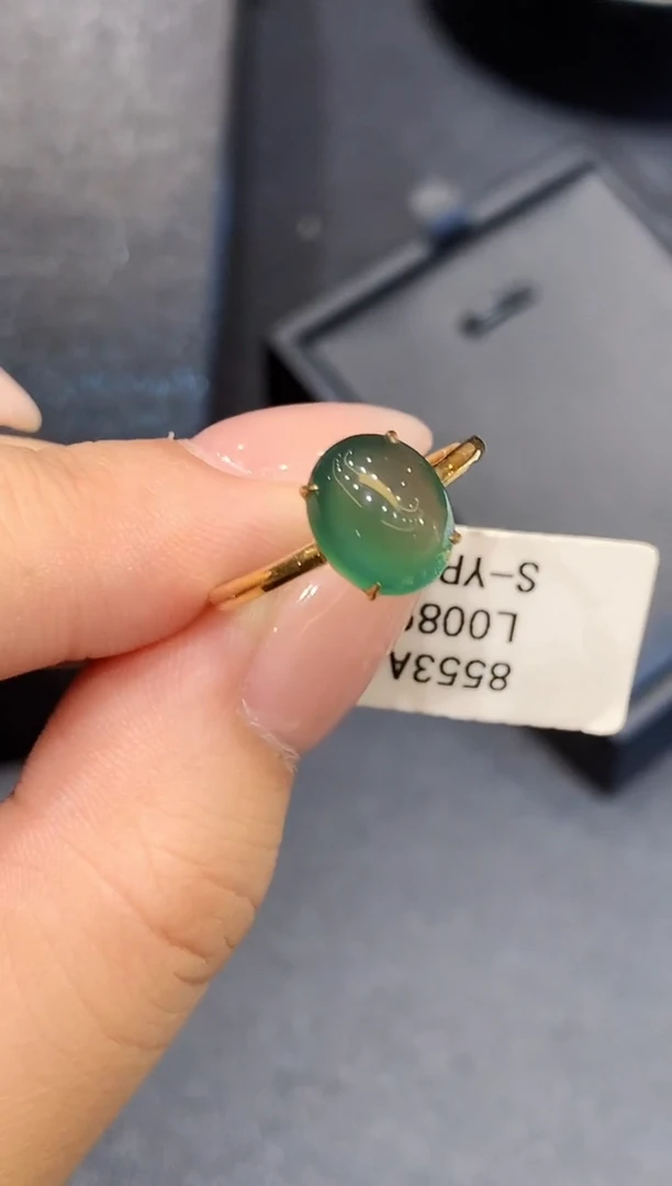 18K金镶嵌戒指翡翠L多样性发其一