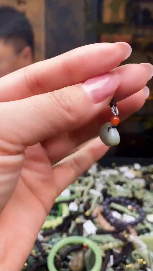 颈饰未镶嵌和田玉多样性发货，拍一发一