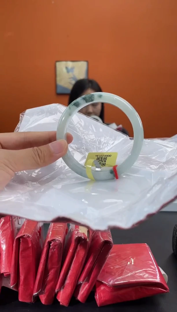 未镶嵌手镯翡翠5
