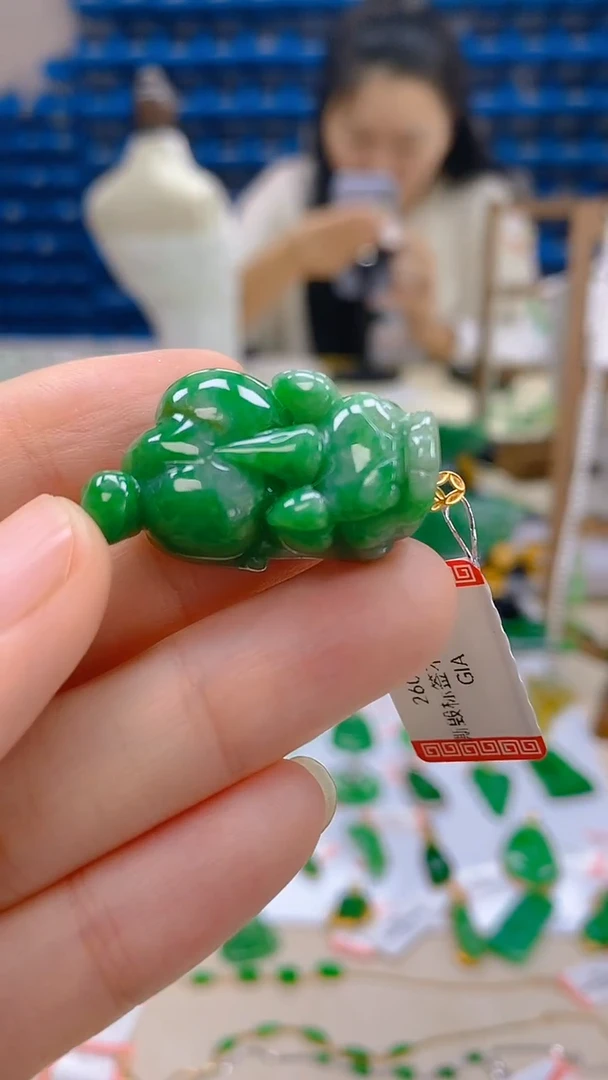 颈饰18K金镶嵌翡翠新号开播 全场乱卖