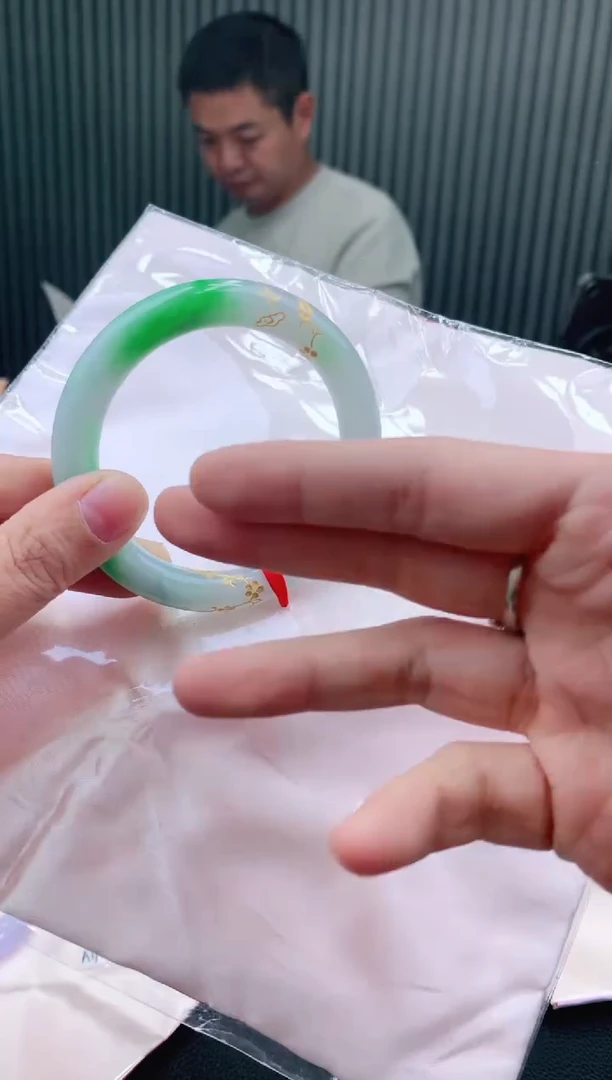 未镶嵌手镯翡翠55+